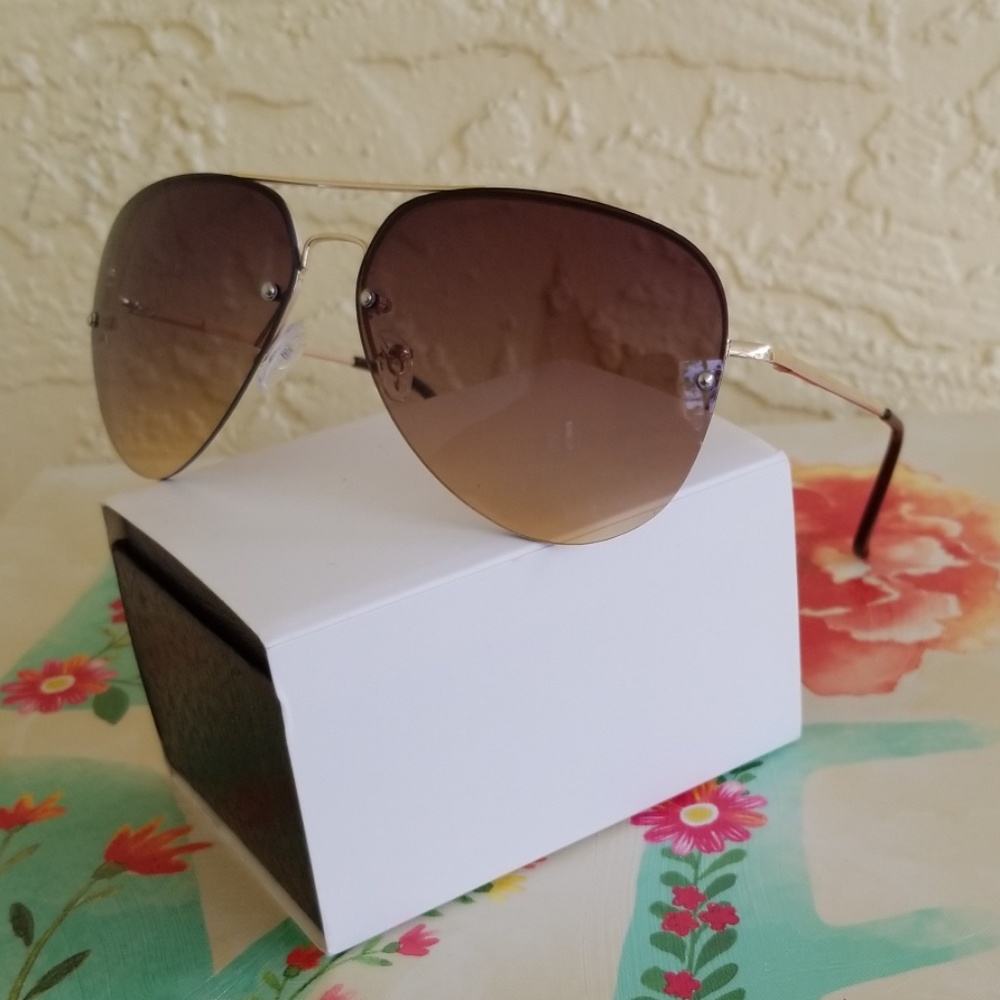 2019 TWO TONE  LENS AVIATOR STYLE  SUNGLASSES - Picture 2 of 4